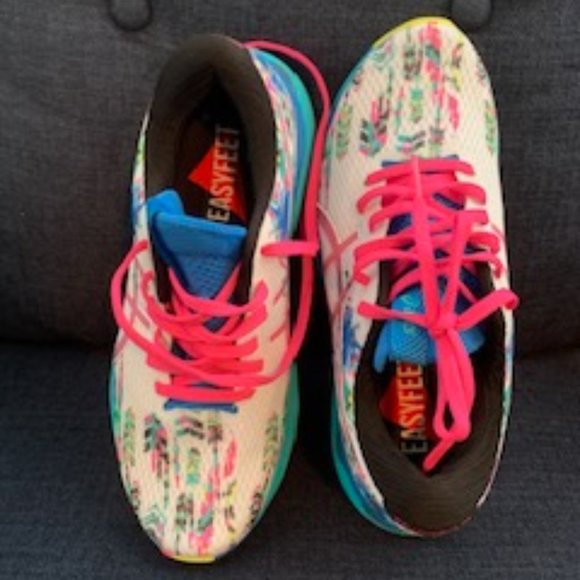 Asics Nimbus Runners - Picture 2 of 3